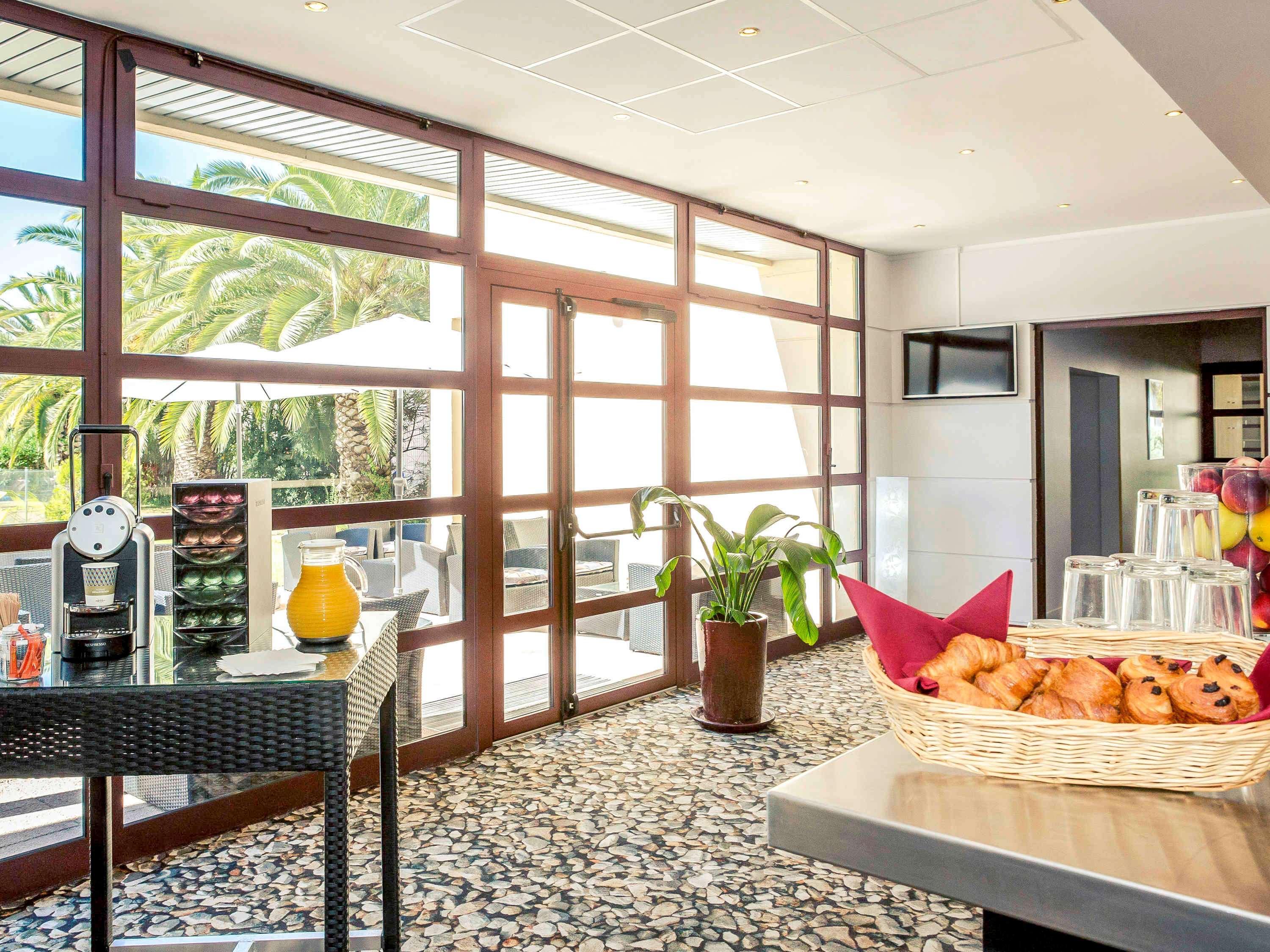 Mercure Cannes Mandelieu Exterior photo